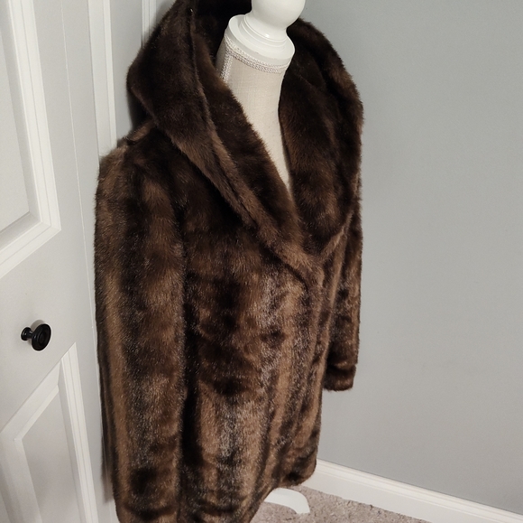 🖤Vintage 70's EUC Dennis by Dennis Basso Hooded Faux Fur Overcoat, Midlength XS - Picture 6 of 12